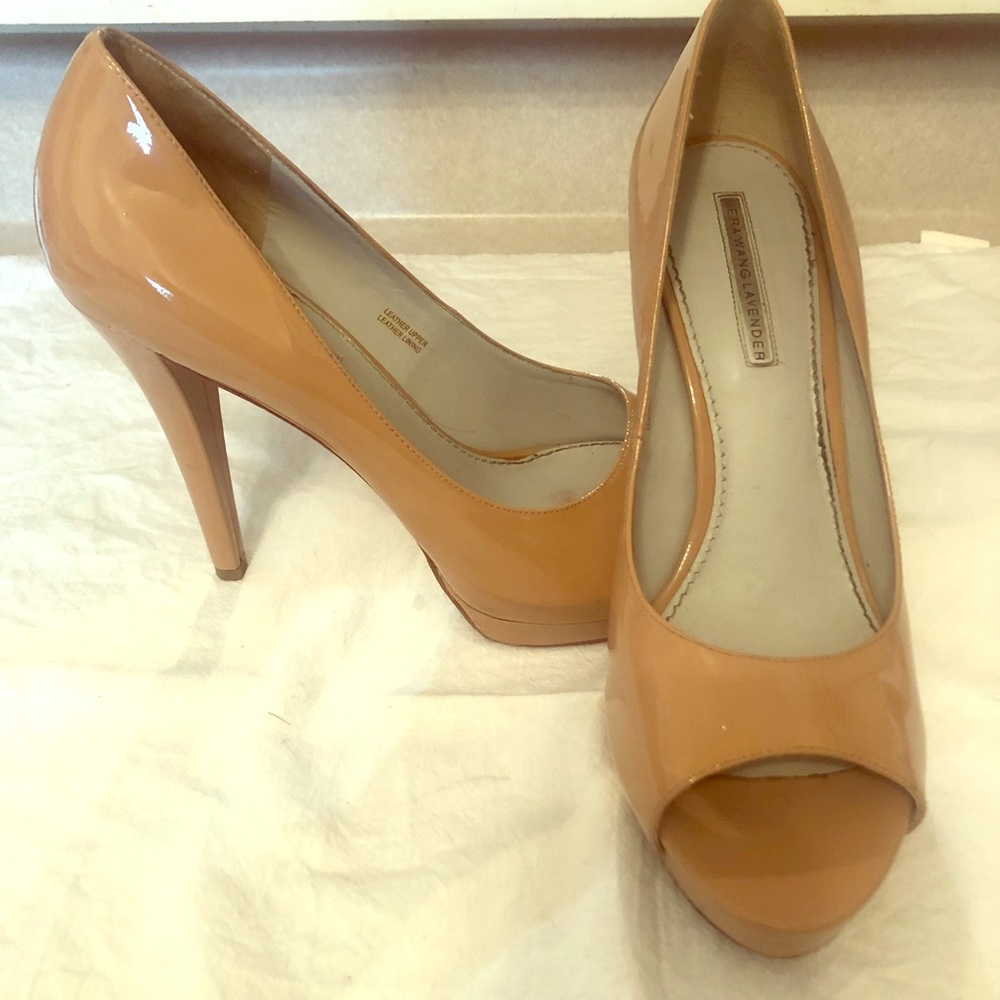 Great condition Vera Wang lavender size 10